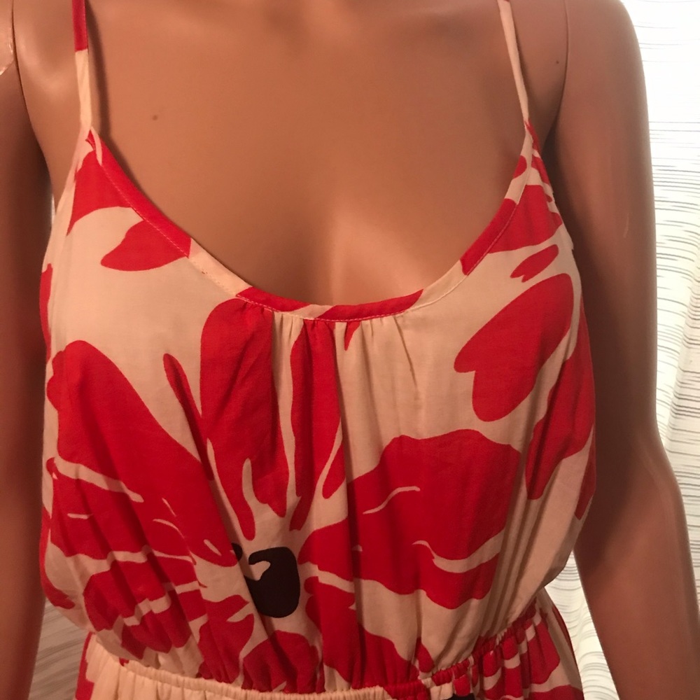 Cream and red flower dress - Picture 7 of 8